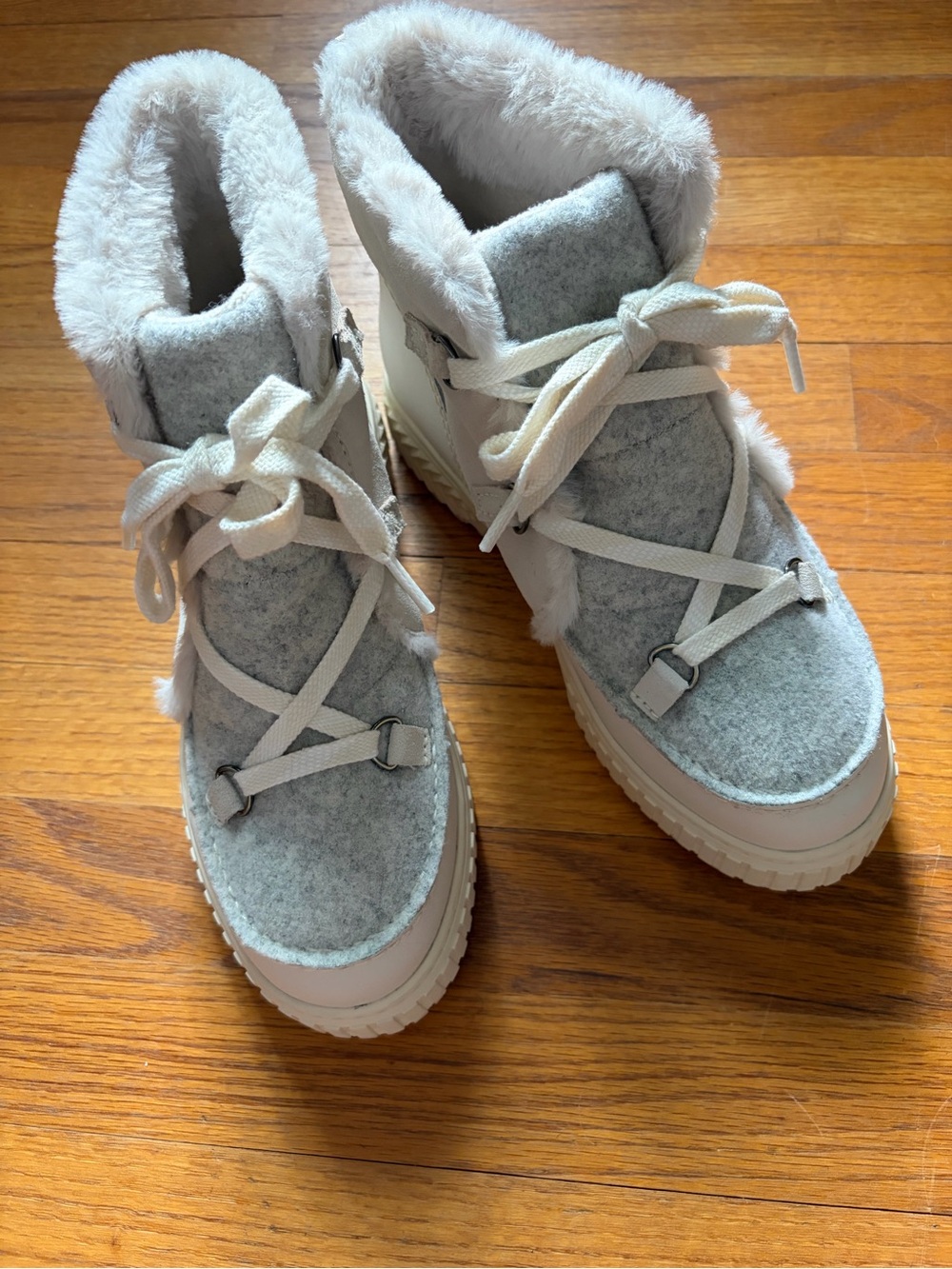 Sorel Women's Cream and Gray Faux-Fur Lace-Up Winter Boots
